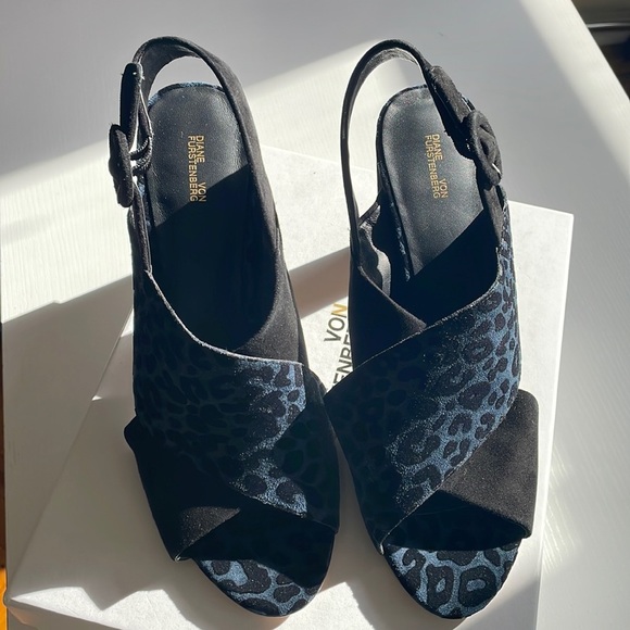 Diane Von Furstenberg Baile Two-Tone Black Blue Leopard Block Heel Sandals - Picture 3 of 8